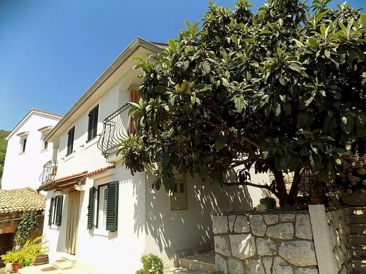 Apartments Tinka Brsec Bagian luar foto