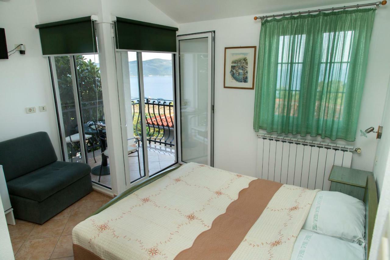Apartments Tinka Brsec Bagian luar foto